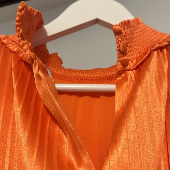 Dress - Picture 7 of 7